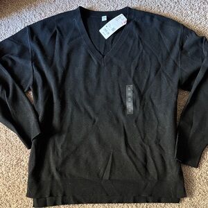 Uniqlo Black V-Neck Sweater